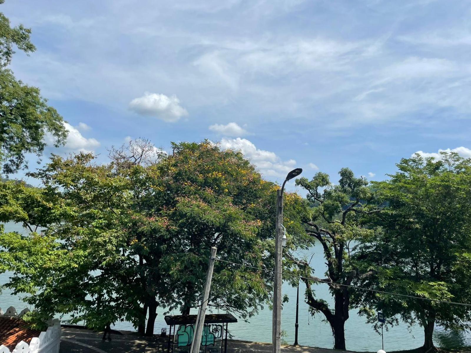 Lake Classical Guest House Kandy Ngoại thất bức ảnh