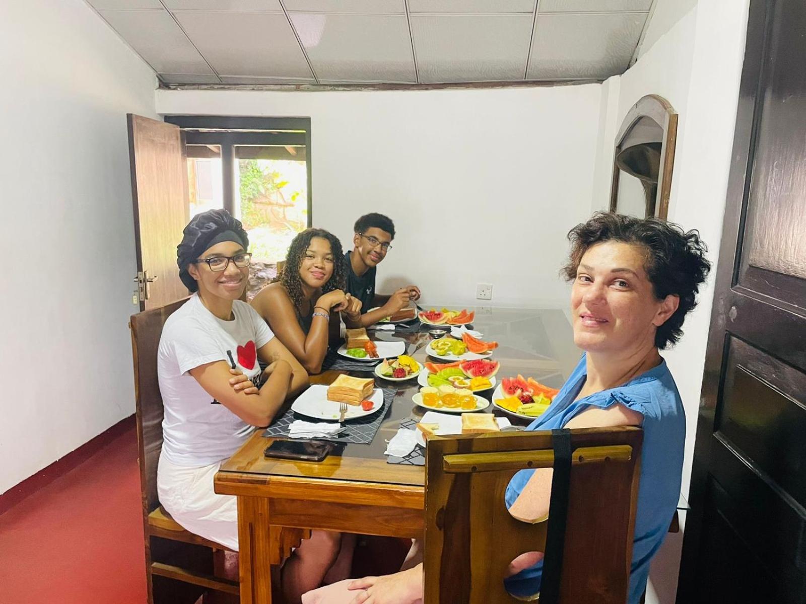 Lake Classical Guest House Kandy Ngoại thất bức ảnh
