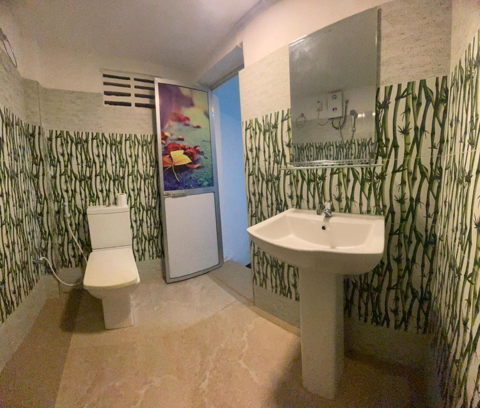 Lake Classical Guest House Kandy Ngoại thất bức ảnh