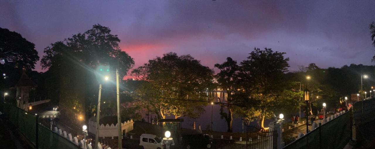 Lake Classical Guest House Kandy Ngoại thất bức ảnh
